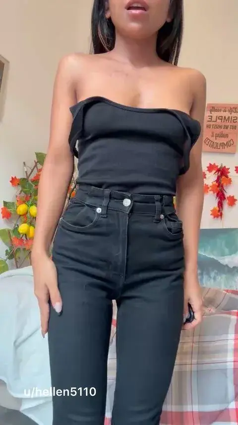 Preview image from Asian NSFW Slideshows | Japanese, Korean, and More slideshow: Good things come in small packages too!