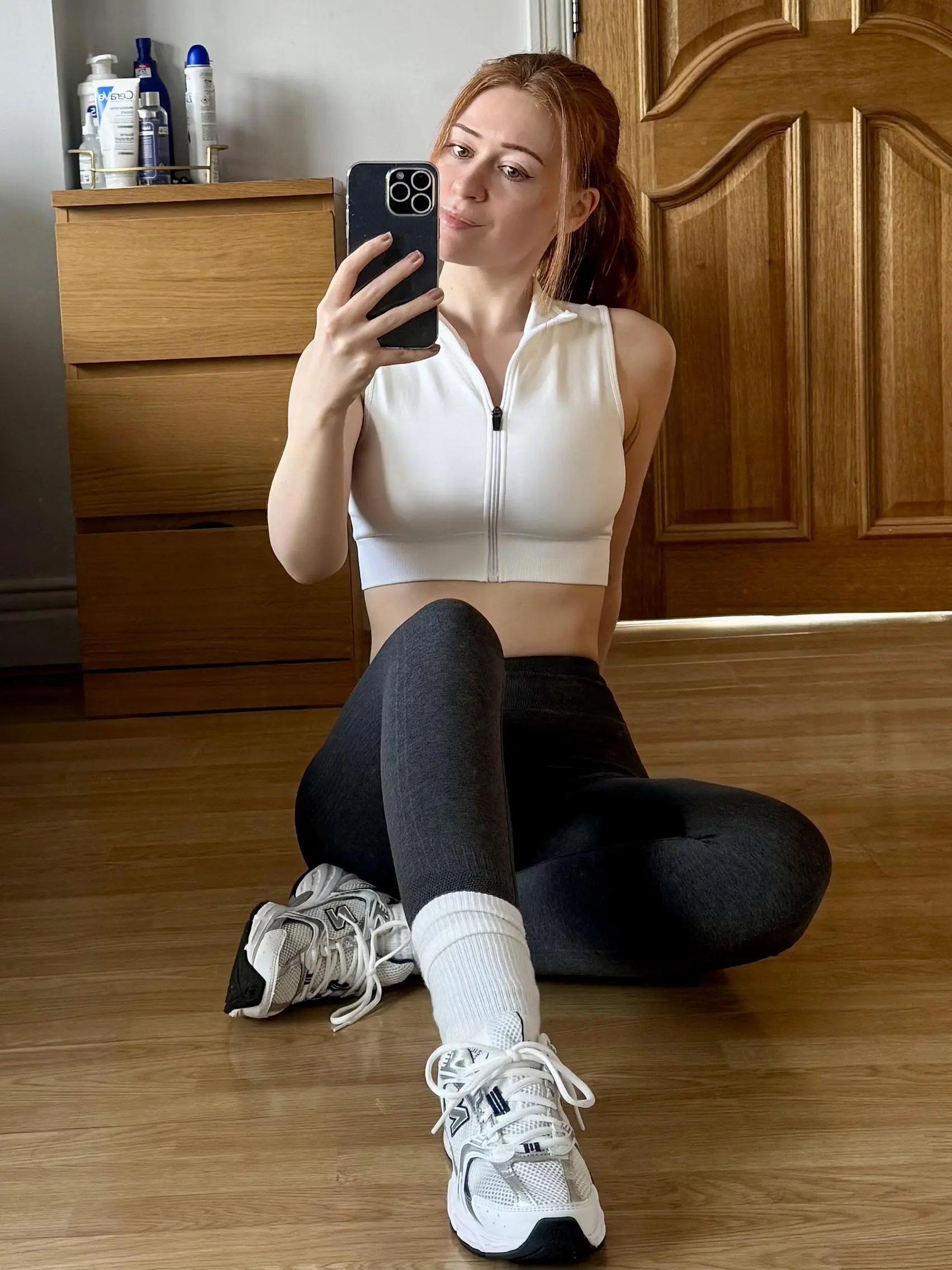 Preview image from Braless Outfit Slideshows slideshow: Red hair green eyes