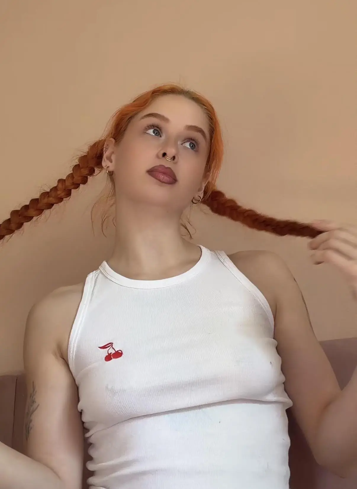 Preview image from Braless Outfit Slideshows slideshow: White shirts should always be worn braless