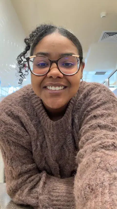 No football this Sunday… guess you’ll have to stare at me instead 👀💋