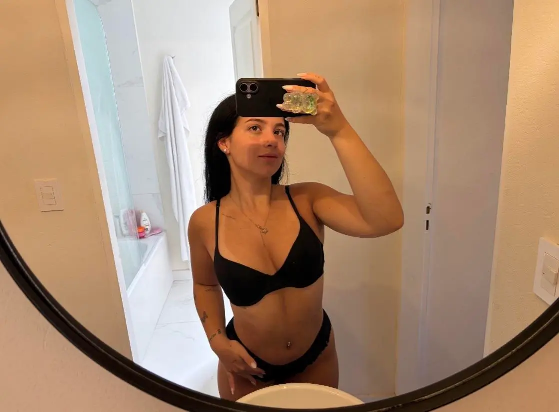 Preview image from EU/ Euro NSFW Slideshows slideshow: My pretty face needs cum💦💦