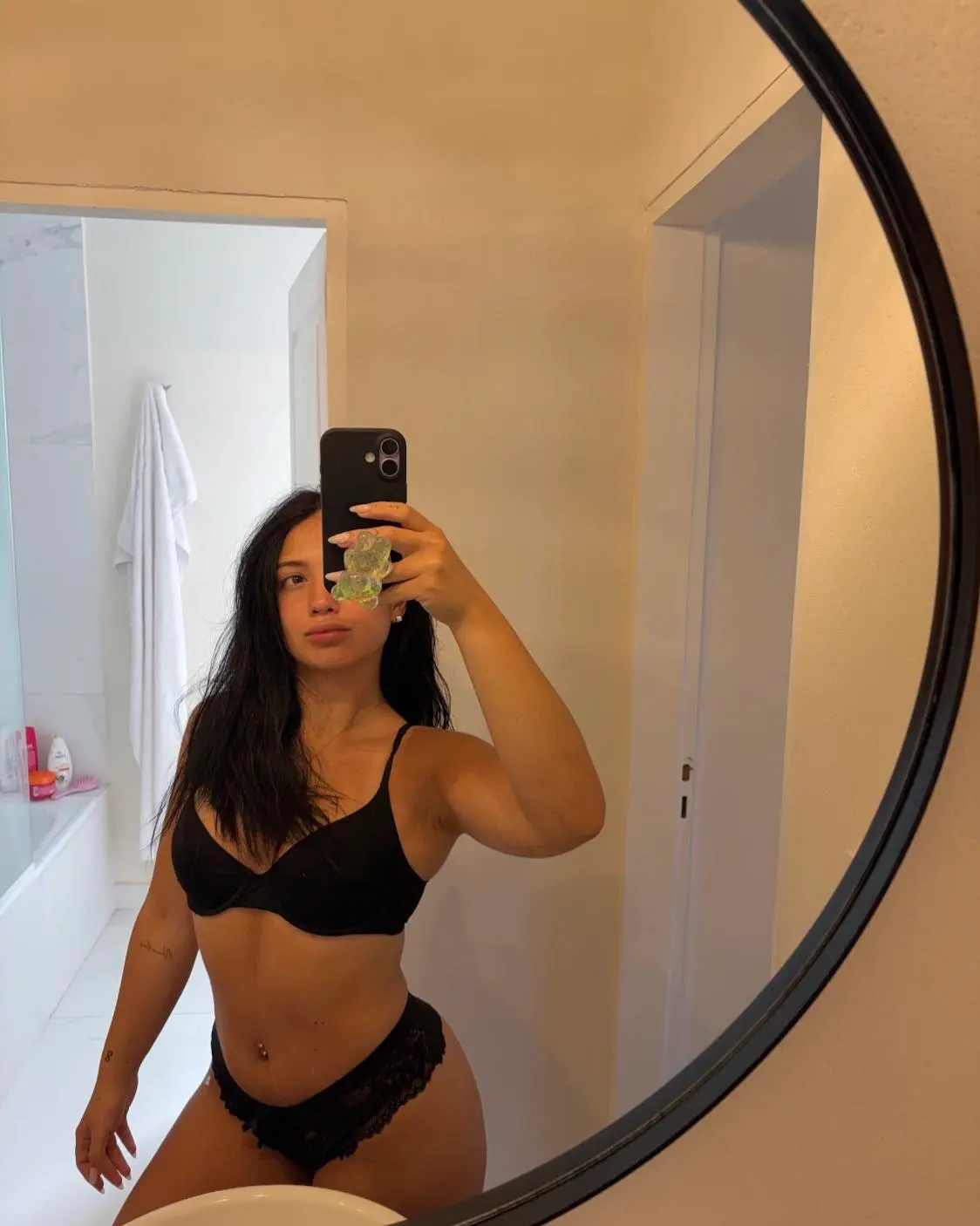 Preview image from EU/ Euro NSFW Slideshows slideshow: My pretty face needs cum💦💦