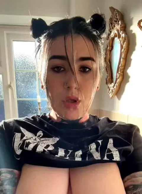 Preview image from Facial NSFW Sex Slides slideshow: Hot or Gross