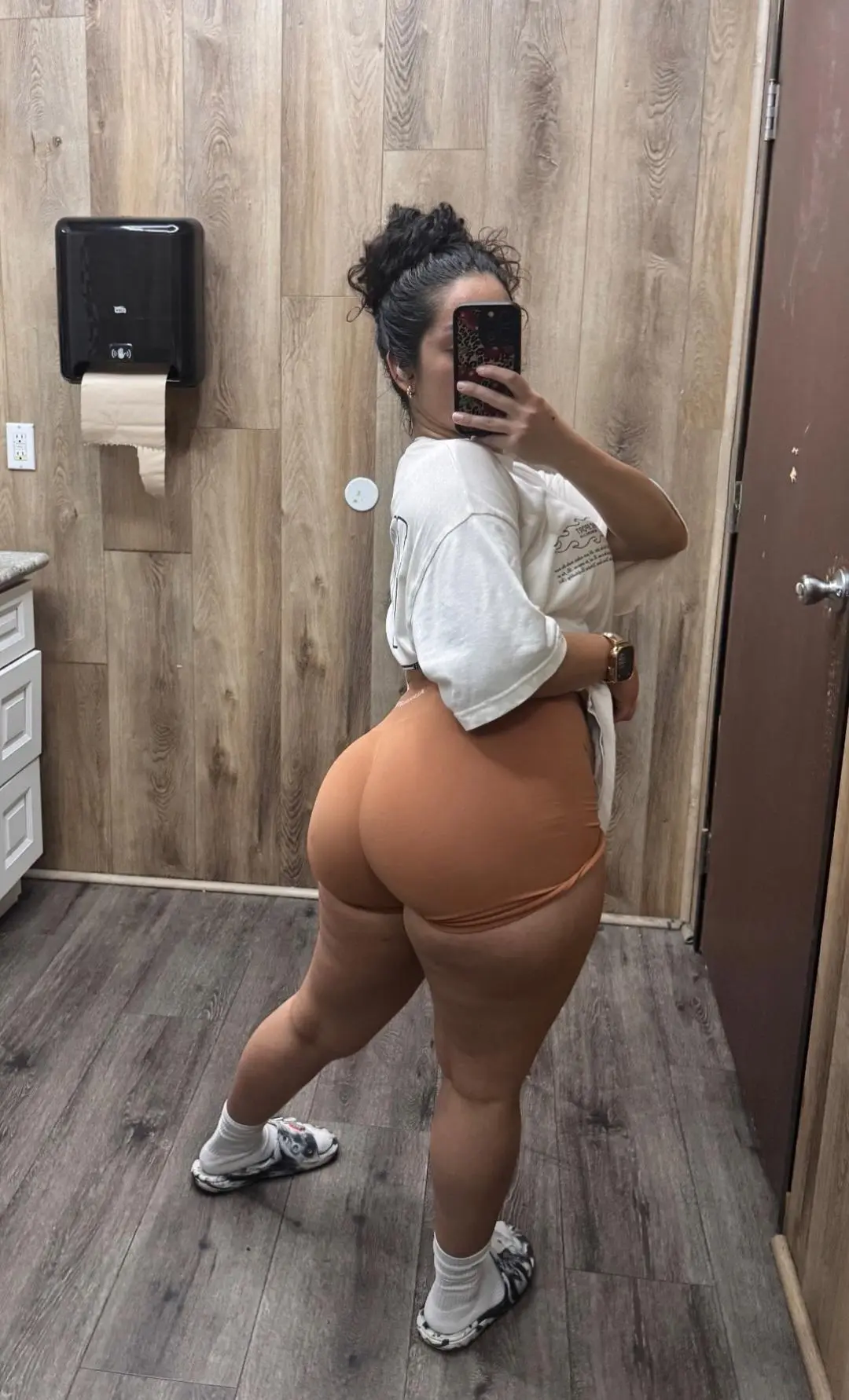 Confidence looks good on me 🍑🔥