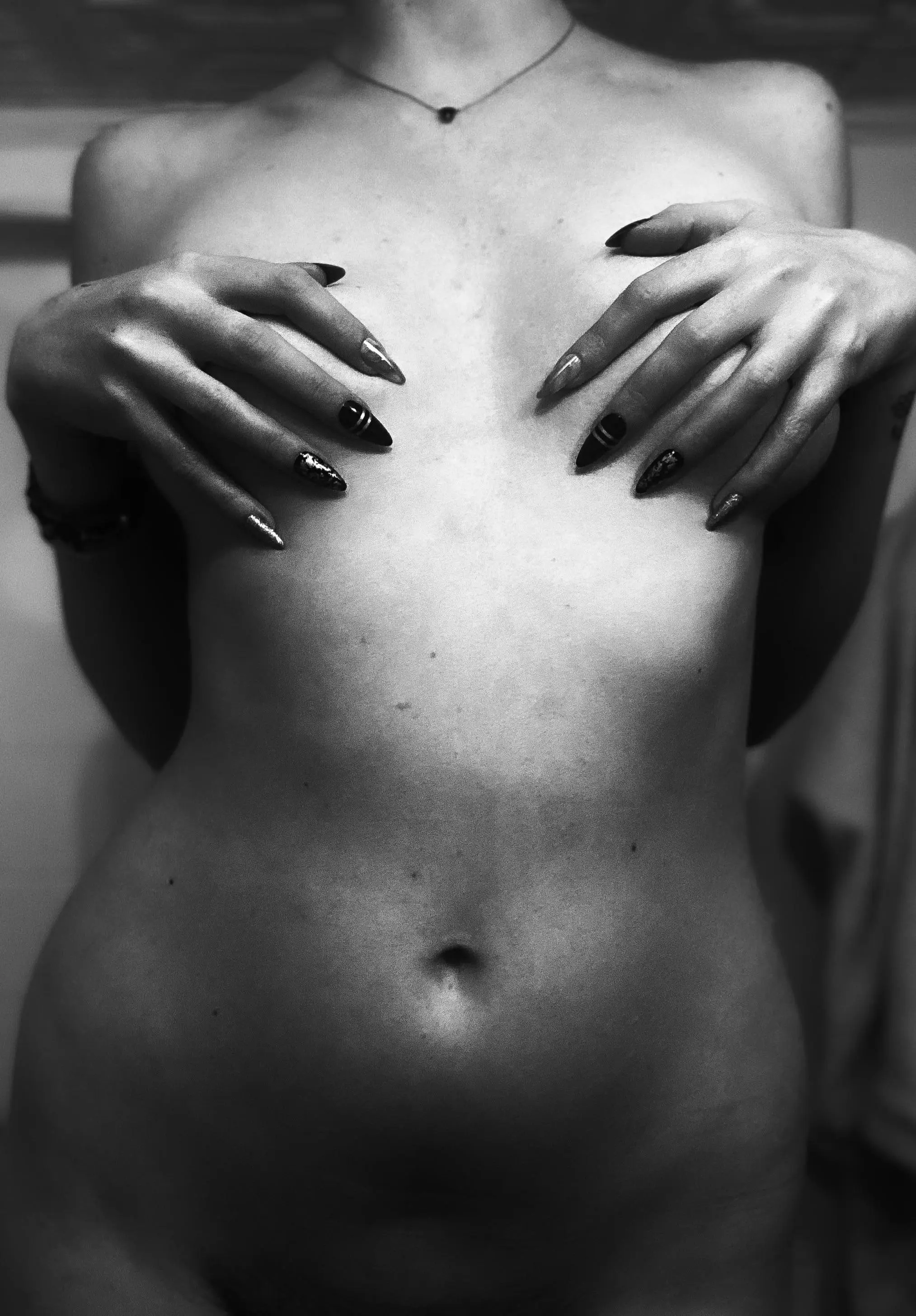 Preview image from French Adult Slides & Clips slideshow: Vous préférez noir et blanc ou couleur ?