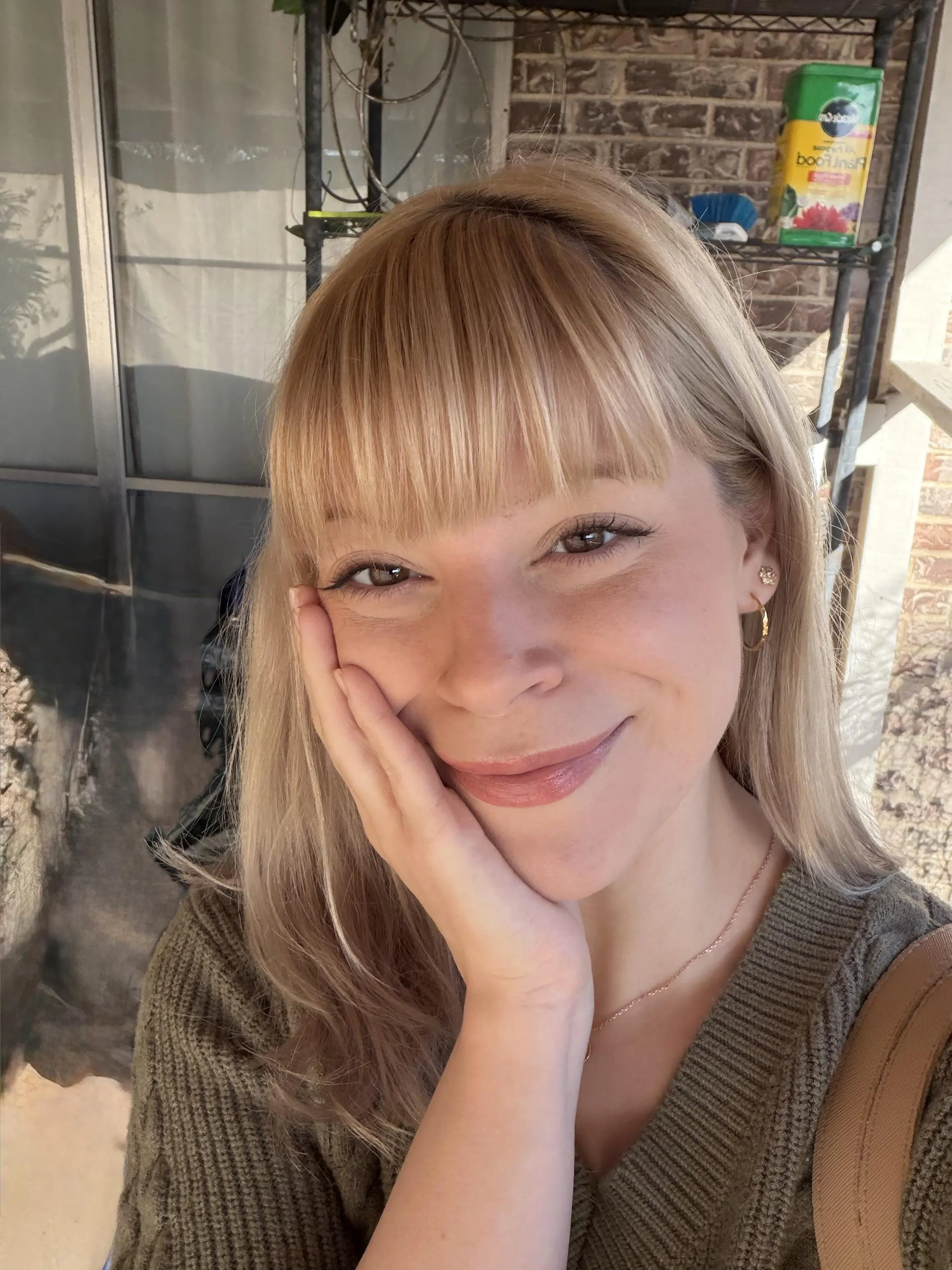 Preview image from Selfie Photo-First Slides slideshow: F27 Sunny day 😊