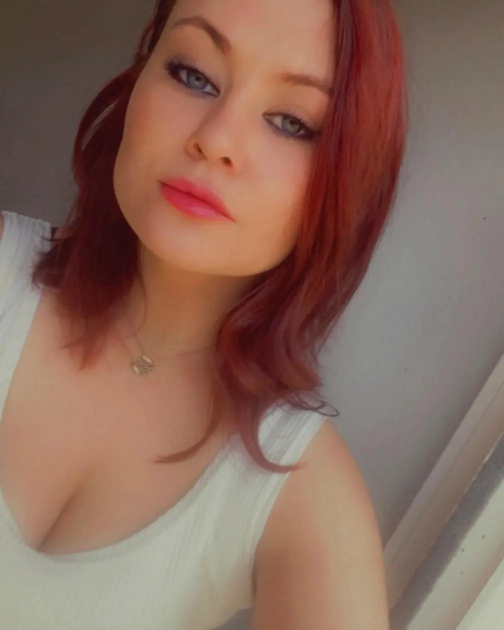 Preview image from Selfie Photo-First Slides slideshow: 31(F) Scottish 🏴󠁧󠁢󠁳󠁣󠁴󠁿