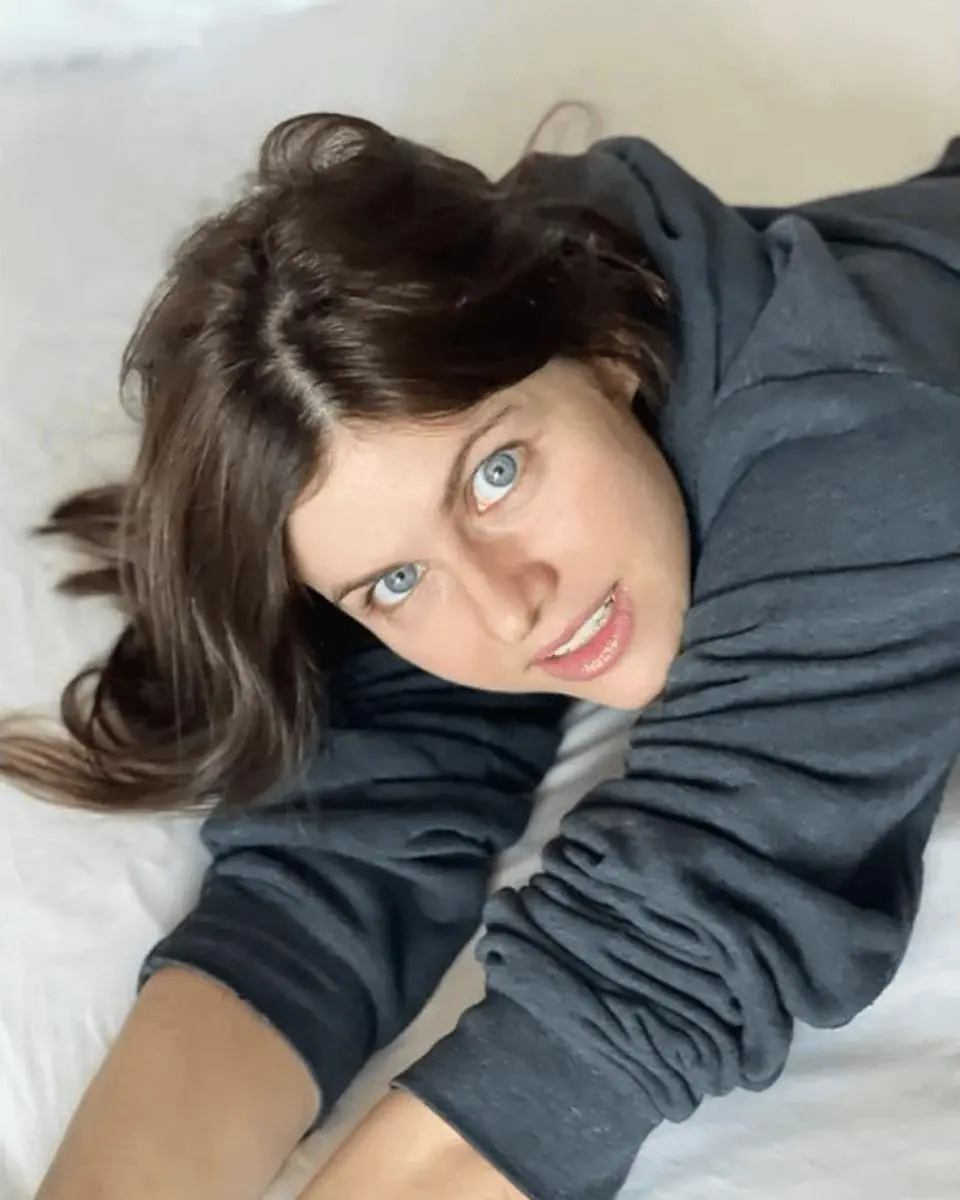 Preview image: Alexandra Daddario preview 3