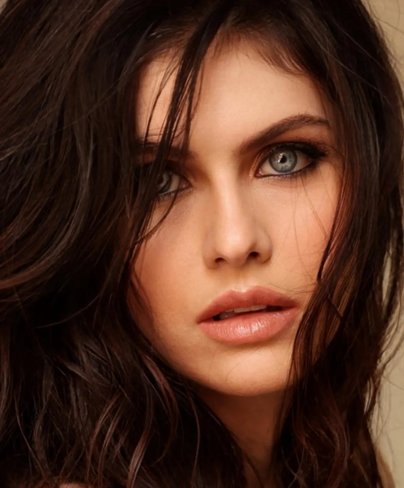 Preview image: Alexandra Daddario preview 5