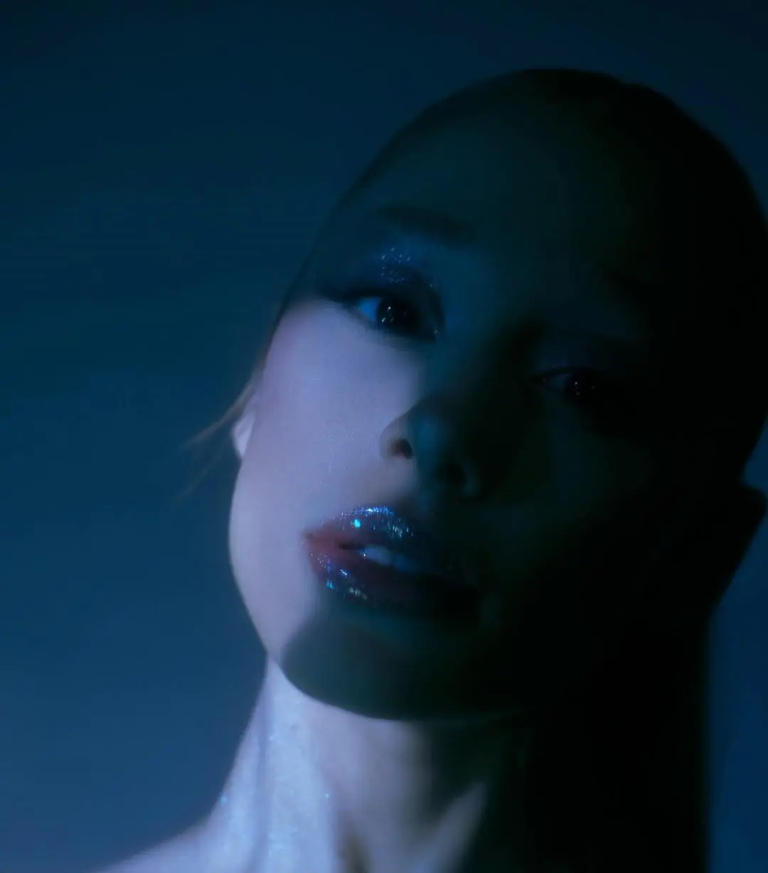 Preview image: Ariana Grande preview 1