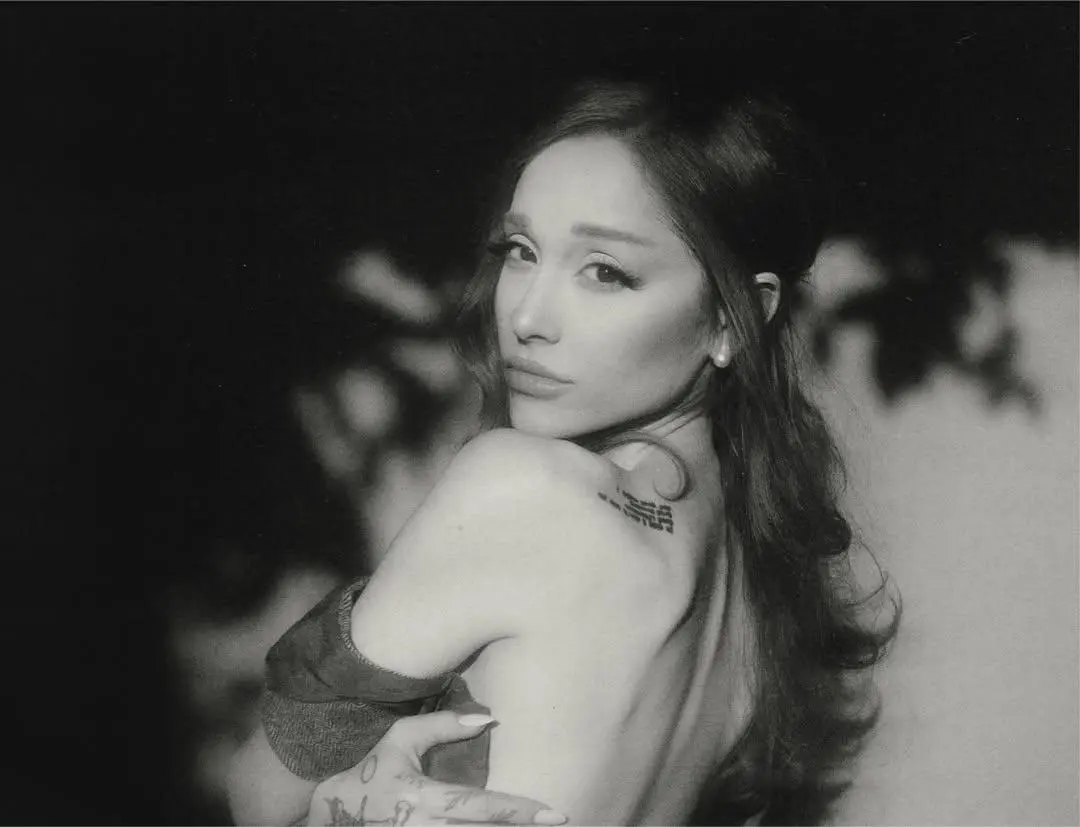 Preview image: Ariana Grande preview 11