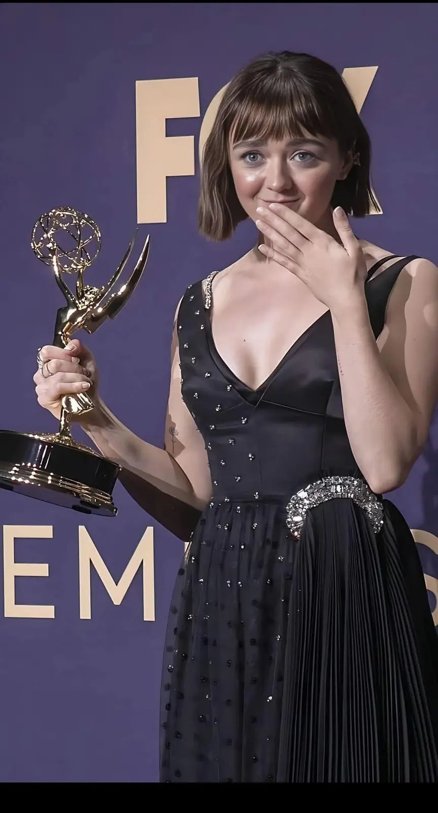 Preview image: Maisie Williams preview 18