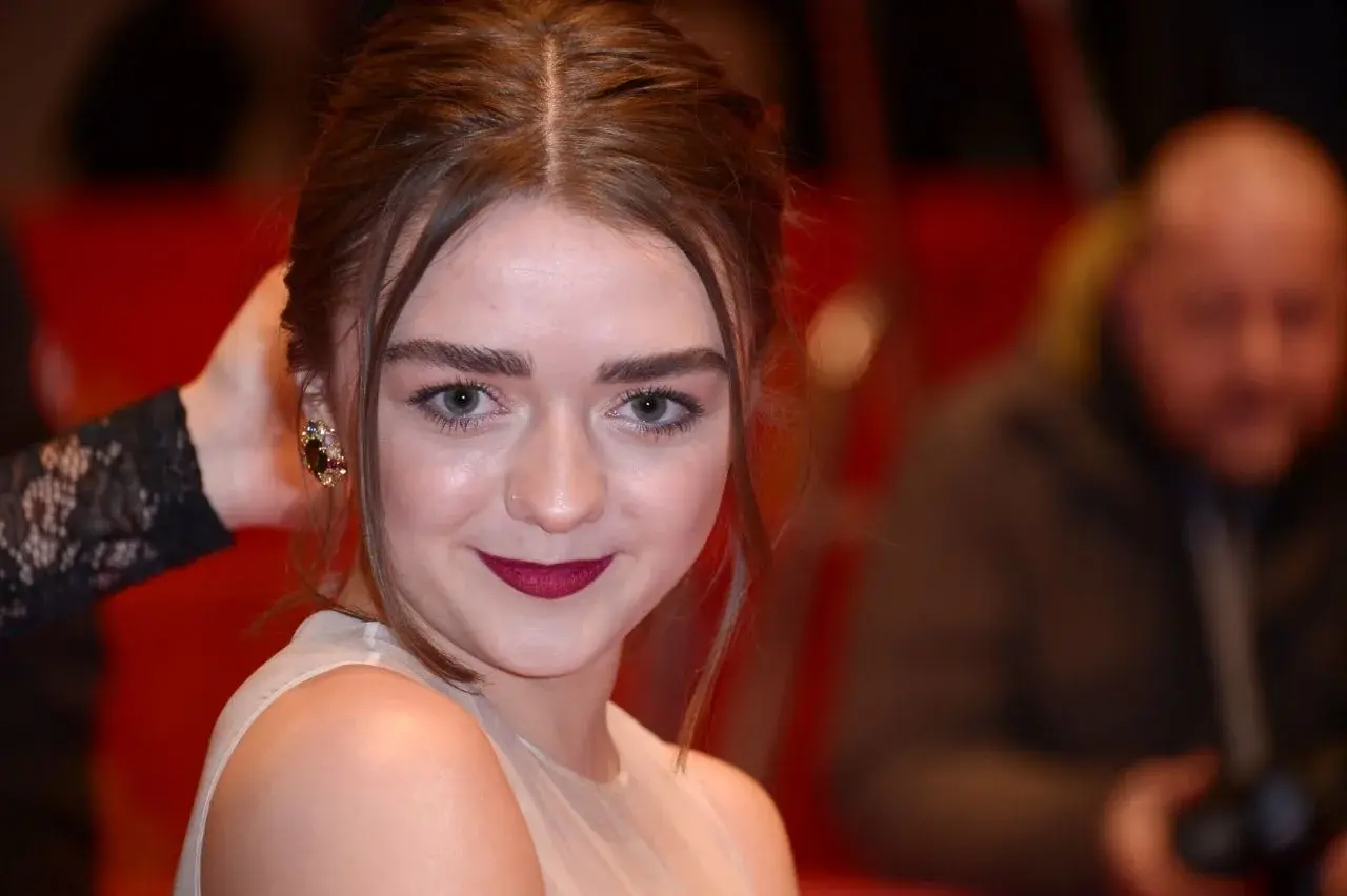 Preview image: Maisie Williams preview 4