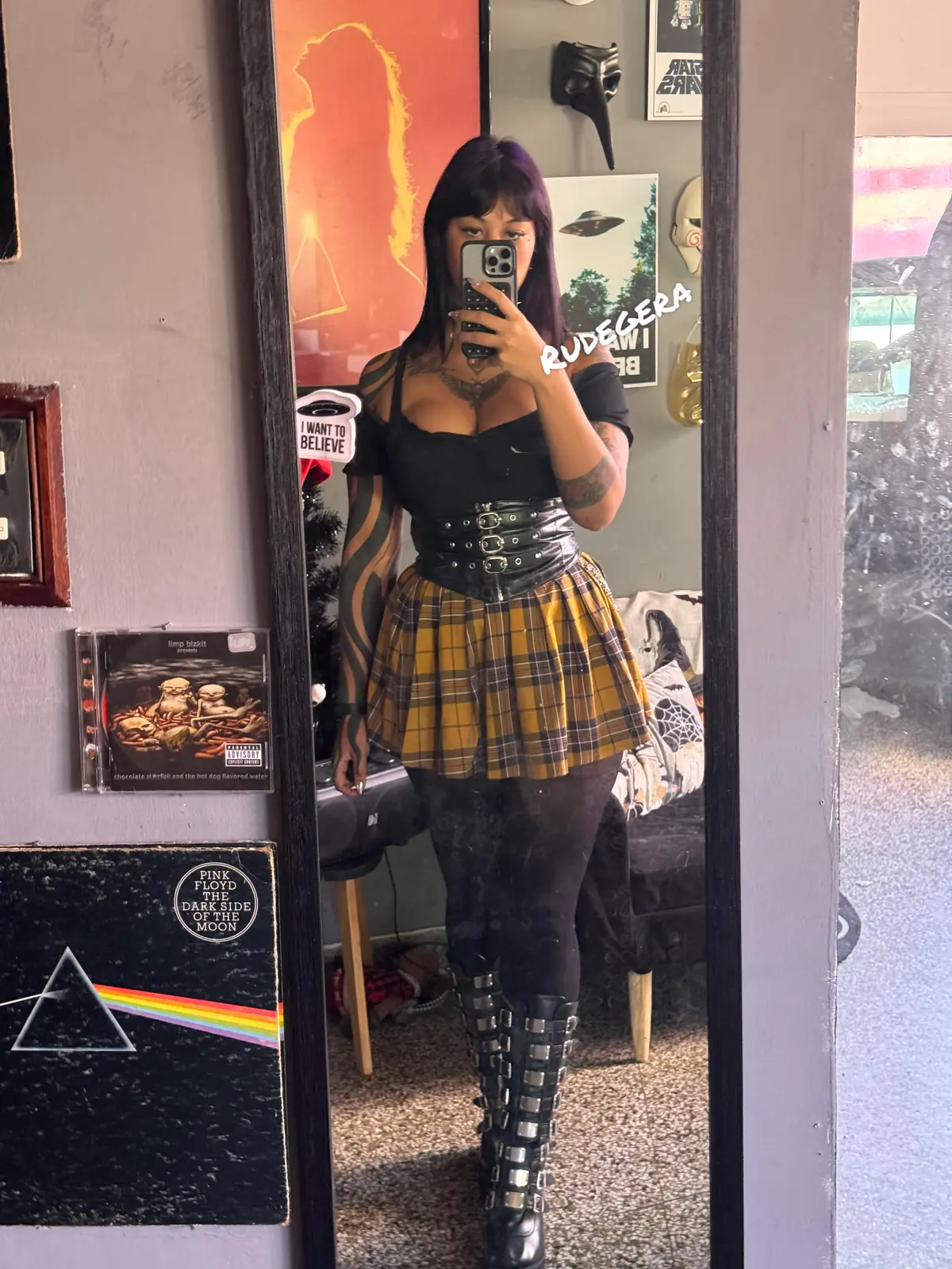 Preview image: mini skirts preview 20
