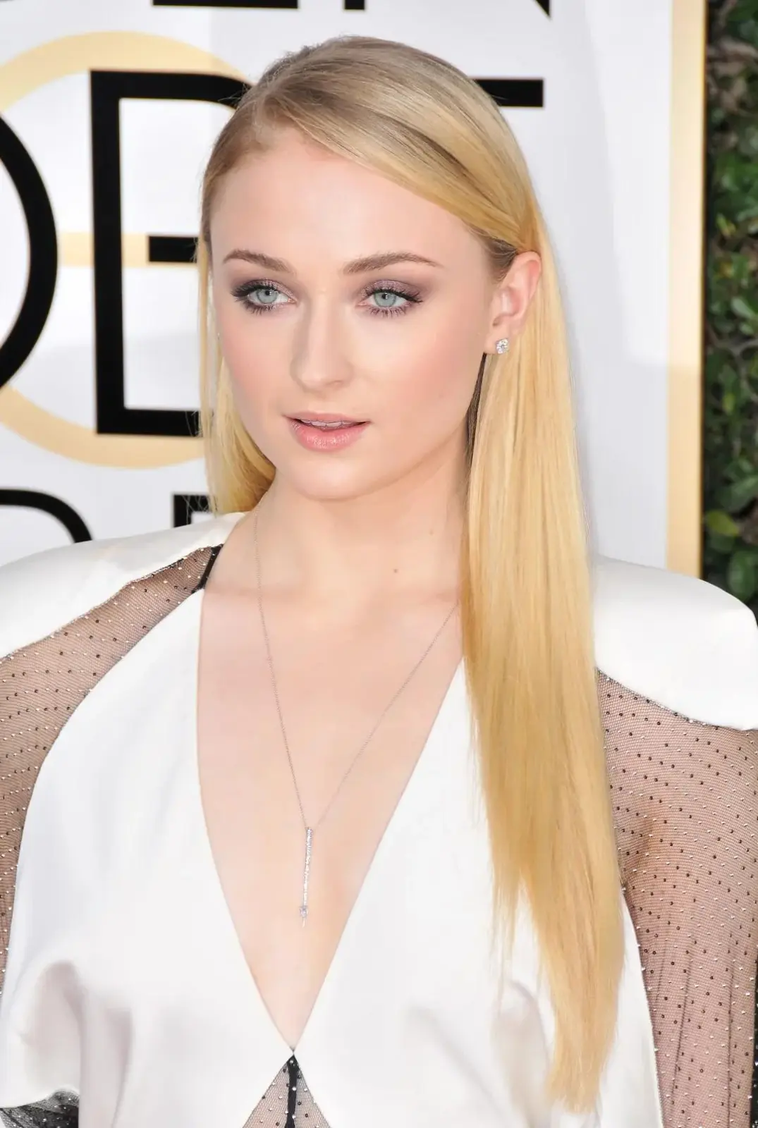 Preview image: Sophie Turner preview 13