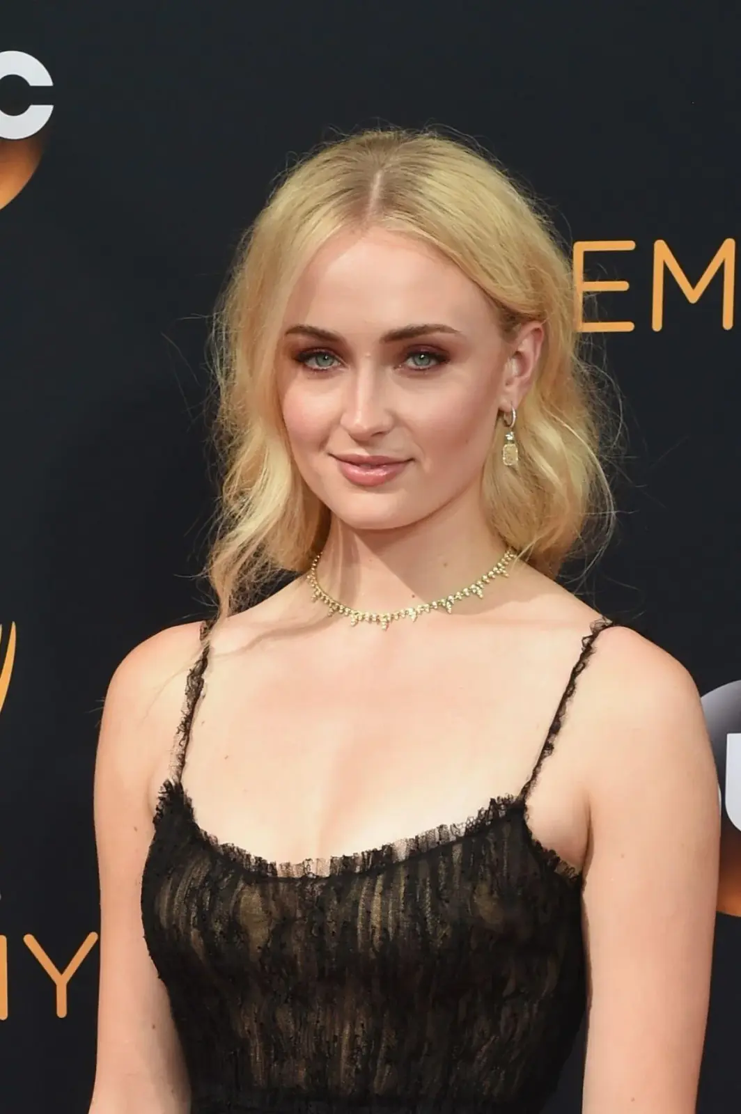 Preview image: Sophie Turner preview 7