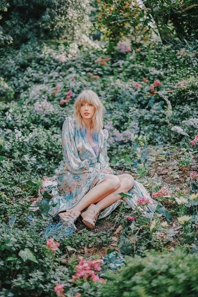 Preview image: Taylor Swift preview 20