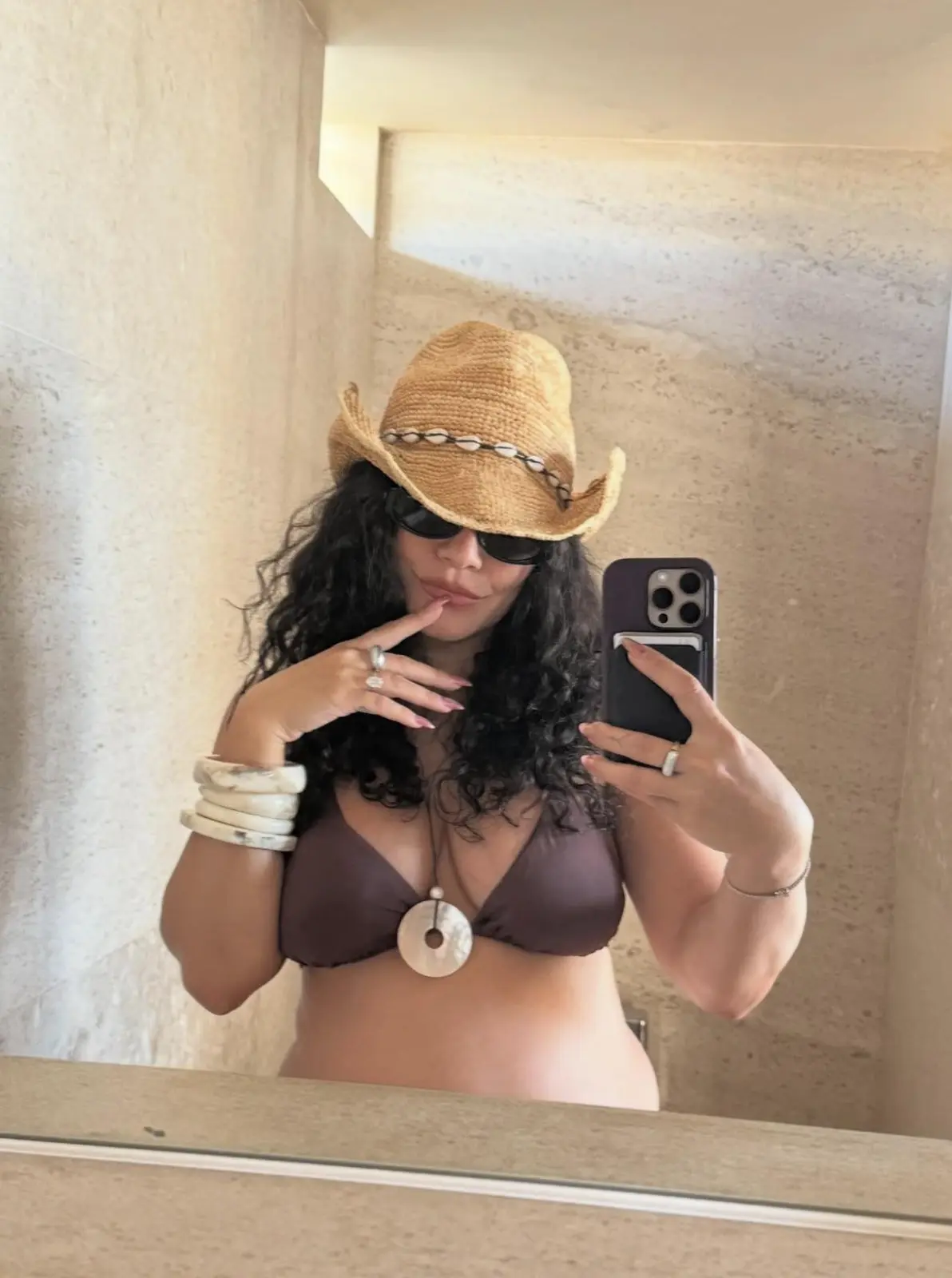 Preview image: Vanessa Hudgens preview 10